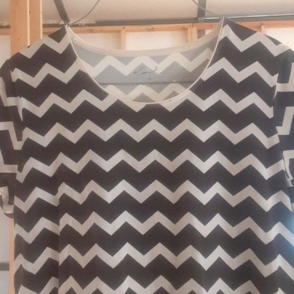 Chevron Brown and White Women's Top - Picture 5 of 5